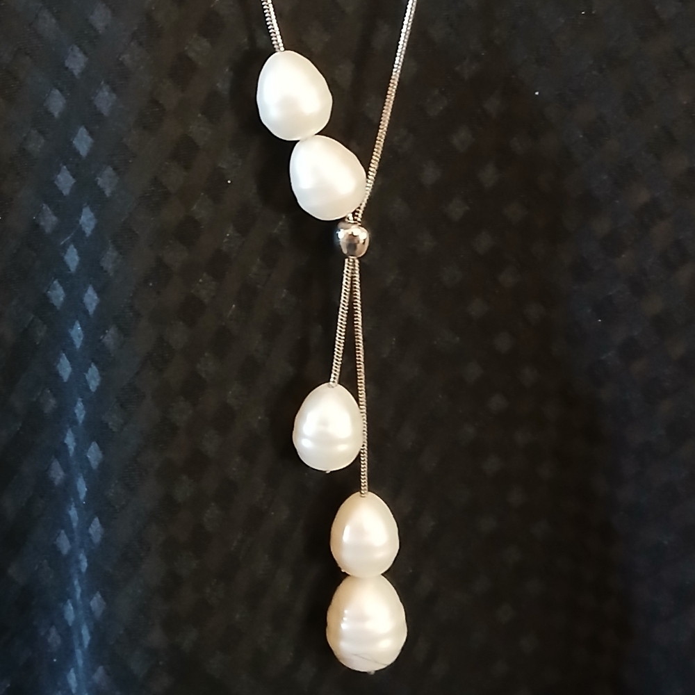 CHICO'S NWT Long Silver Tone Lariat Necklace with Faux Pearl Drops